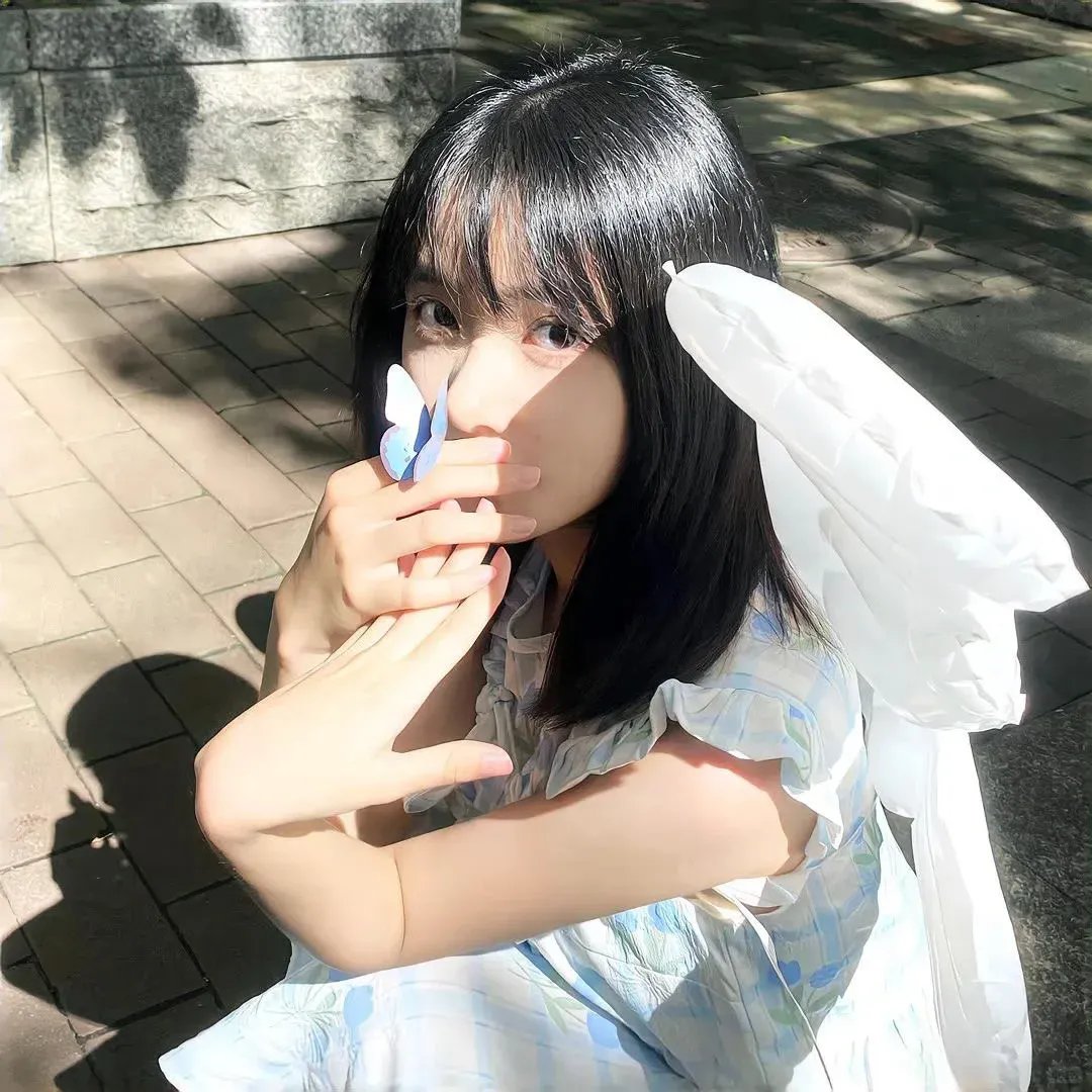 踮起脚尖靠近你